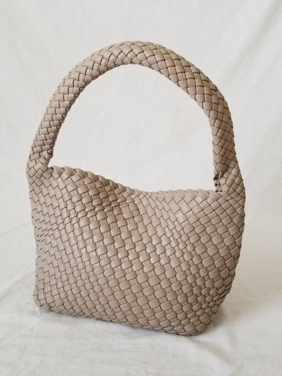 Handbags - NWOT! Woven Faux Leather Purse Tote with Magnetic Closure & Basketweave Design